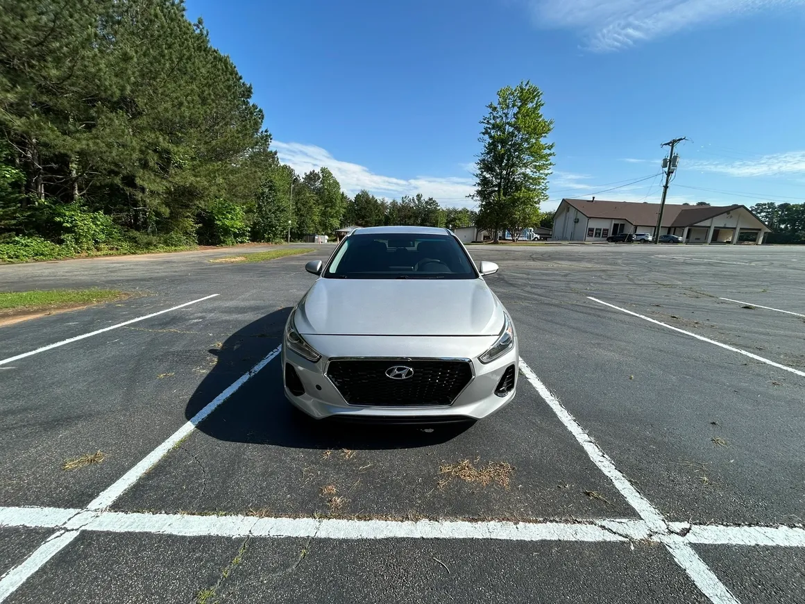 2019 Hyundai Elantra GT 1