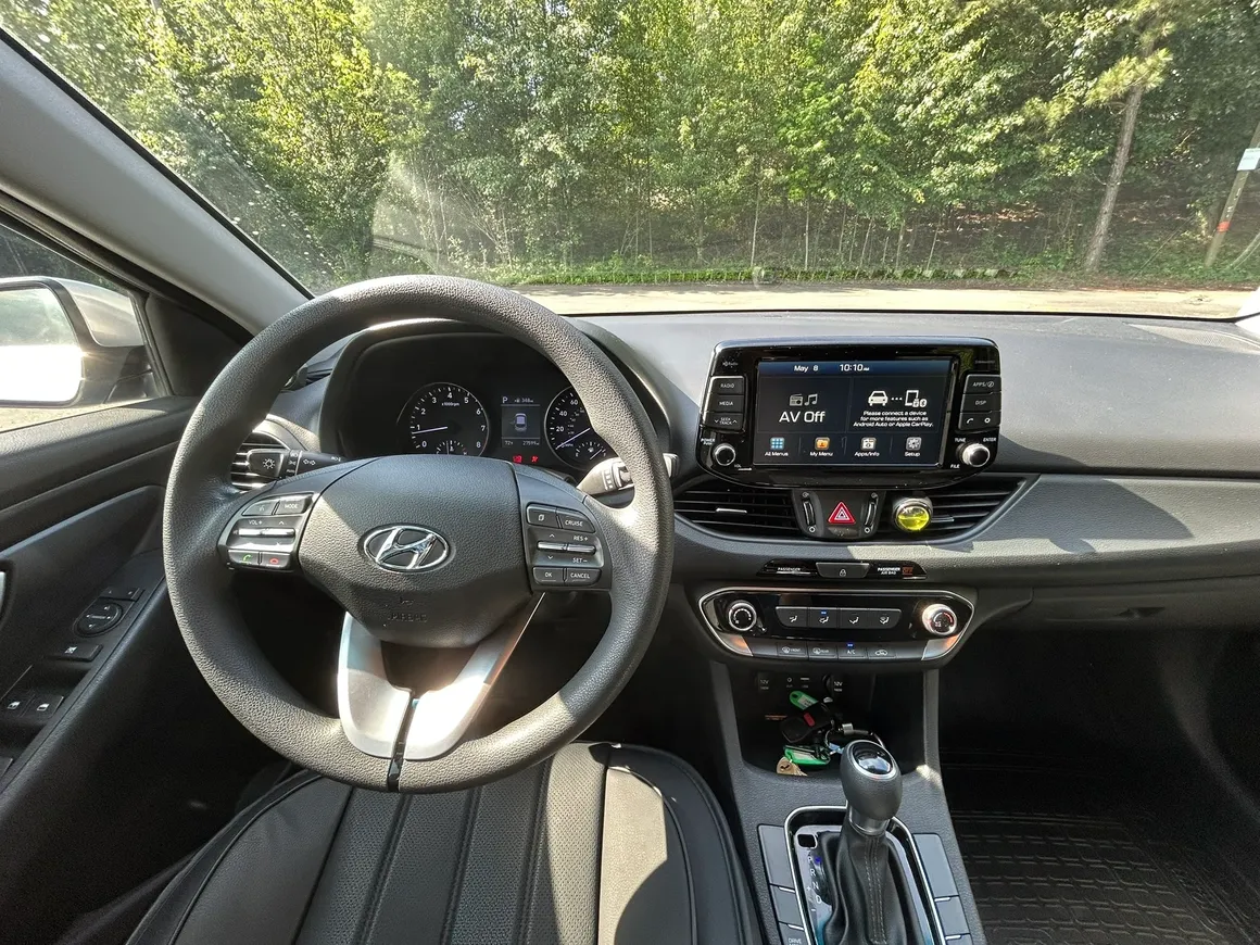 2019 Hyundai Elantra GT 16