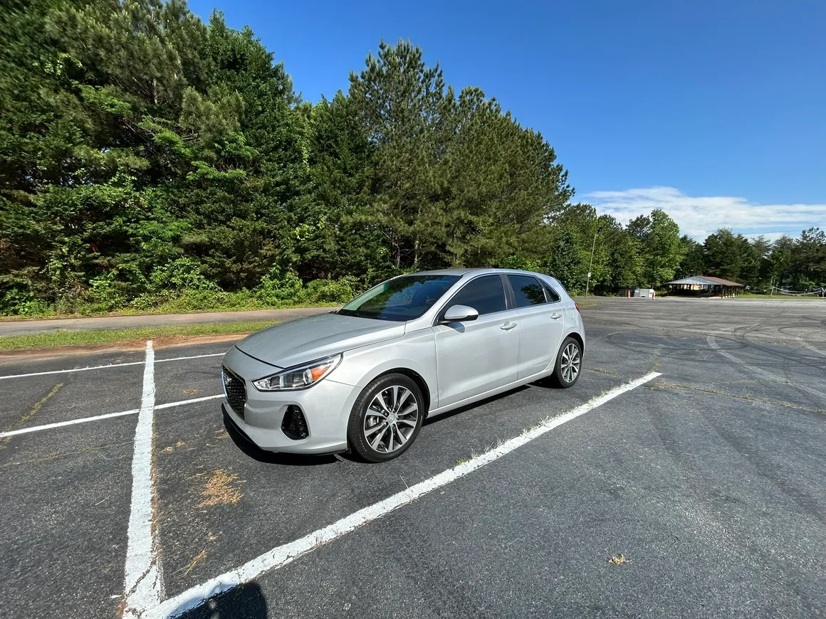 2019 Hyundai Elantra GT 16