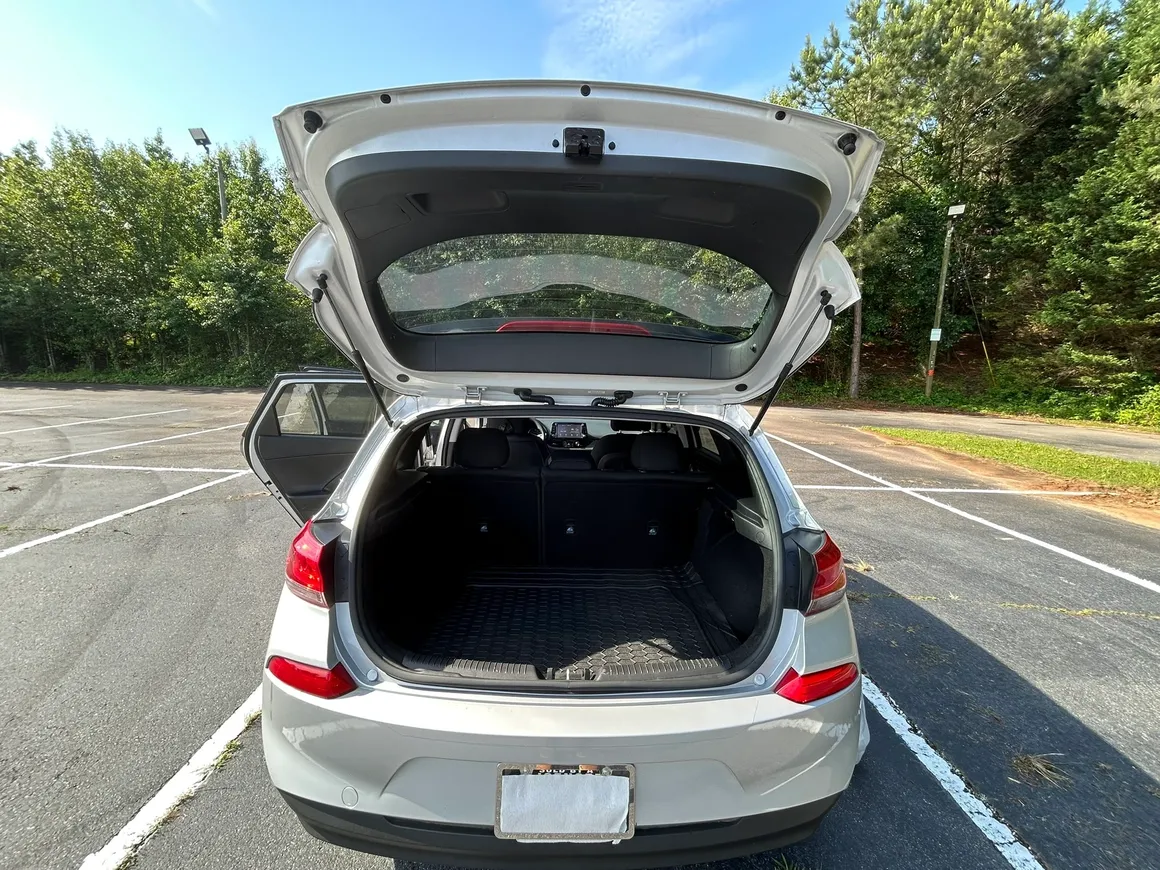 2019 Hyundai Elantra GT 7