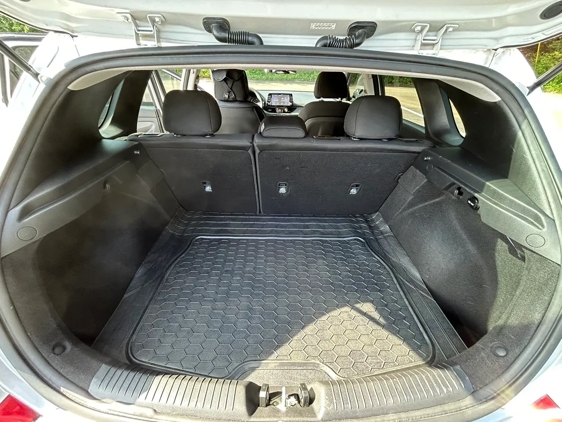 2019 Hyundai Elantra GT 8